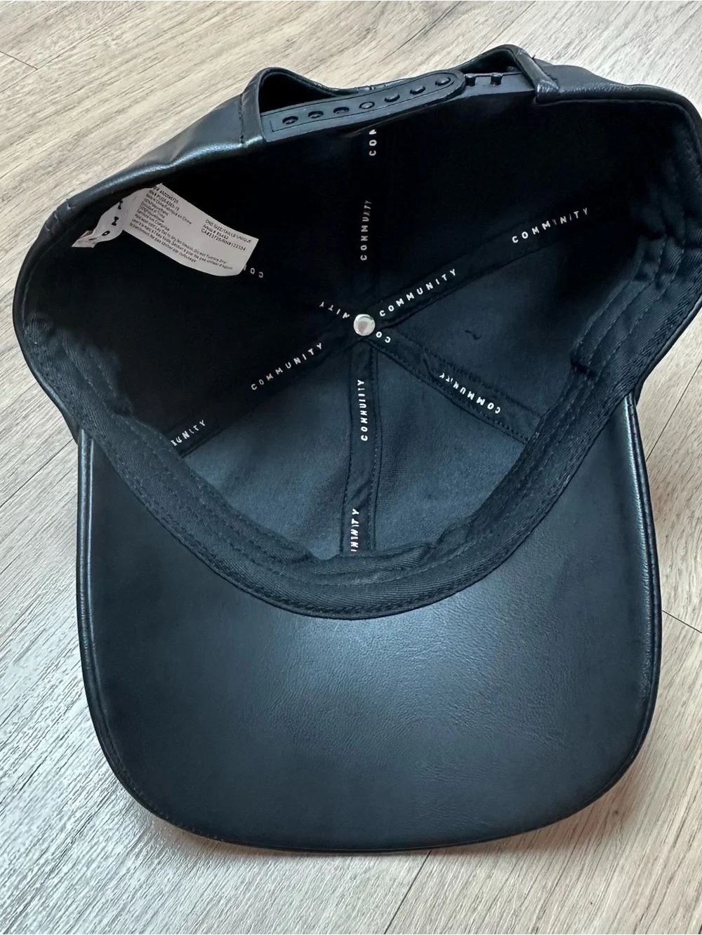 ARITZIA COMMUNITY - BLACK HAT - PERFECT CONDITION